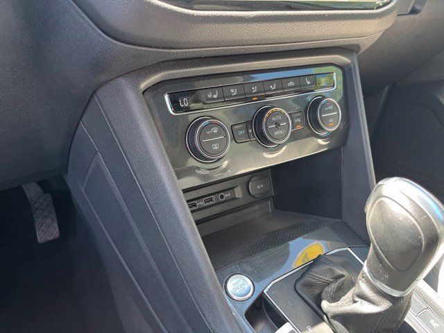 Used 2018 Volkswagen Tiguan SEL Premium FWD image 27