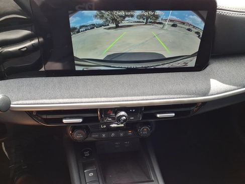 Used 2026 Nissan Kicks SV FWD image 15