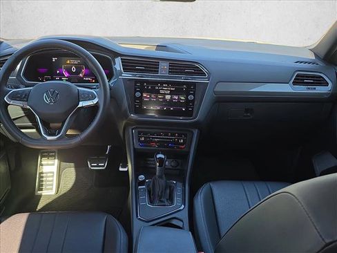 Used 2023 Volkswagen Tiguan SE R-Line FWD image 18
