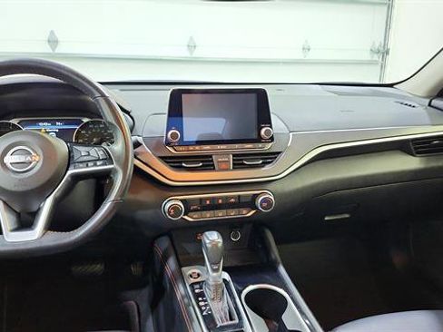 Certified 2025 Nissan Altima 2.5 SR FWD image 22