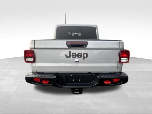 Used 2023 Jeep Gladiator Rubicon w/ Cold Weather Group AWD/4WD image 6