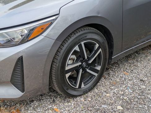 Used 2024 Nissan Sentra SV FWD image 5