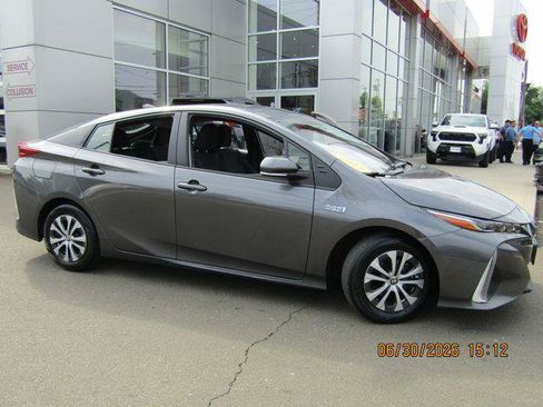 Certified 2022 Toyota Prius Prime LE FWD image 1