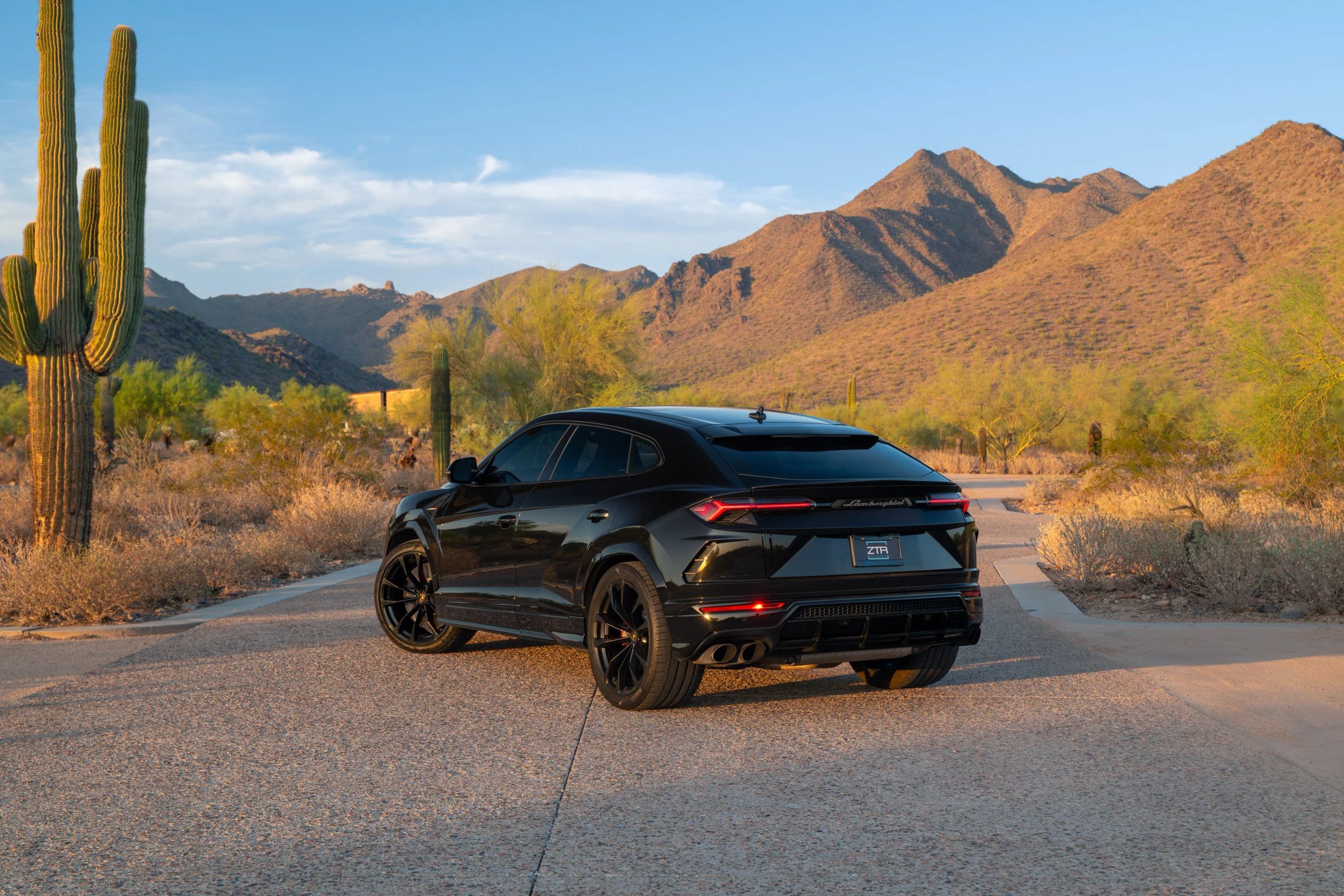 Used 2021 Lamborghini Urus AWD/4WD image 10