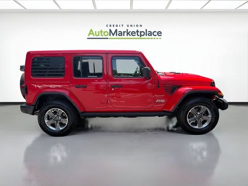 Used 2022 Jeep Wrangler Unlimited Sahara w/ LED Lighting Group AWD/4WD image 8