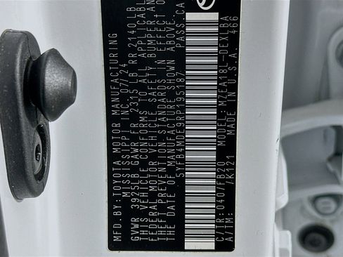 Used 2024 Toyota Corolla LE image 12