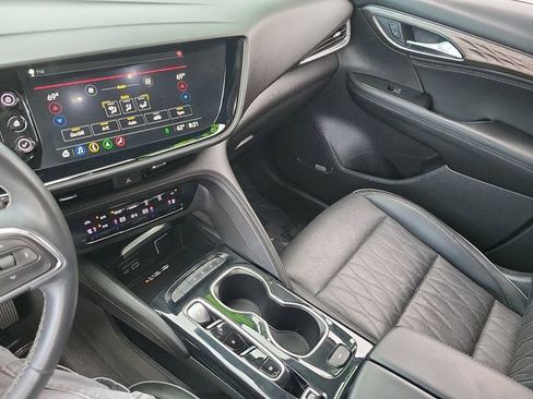 Used 2022 Buick Envision Avenir w/ Technology Package II image 14