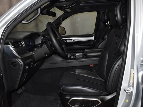 Used 2024 Jeep Wagoneer Series II image 12