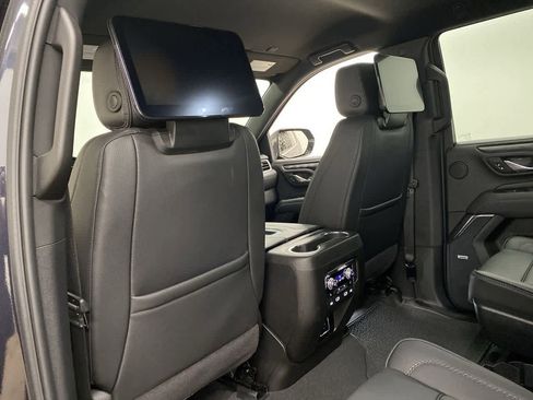Used 2024 GMC Yukon Denali w/ Advanced Technology Package image 15