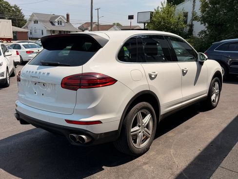 Used 2016 Porsche Cayenne S w/ Premium Package AWD/4WD image 4