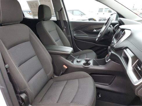 Used 2022 GMC Terrain SLE image 26