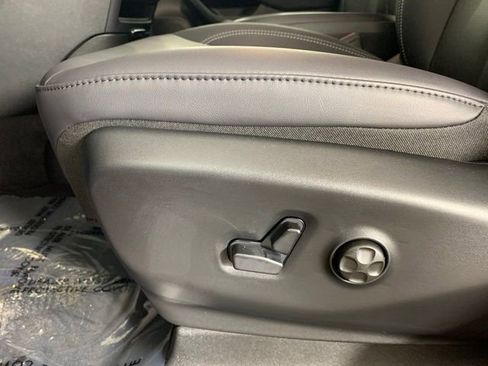 New 2026 Chrysler Pacifica Select image 11