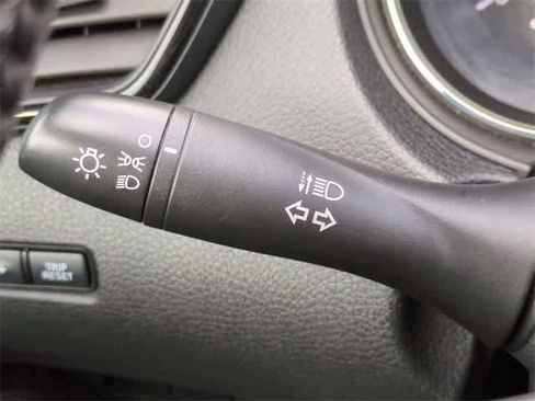 Used 2020 Nissan Rogue SV image 25