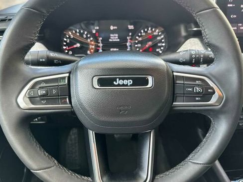 Used 2024 Jeep Compass Latitude image 20