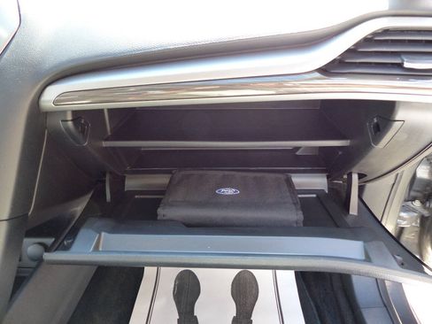 Used 2018 Ford Fusion SE w/ Fusion SE Technology Package FWD image 44