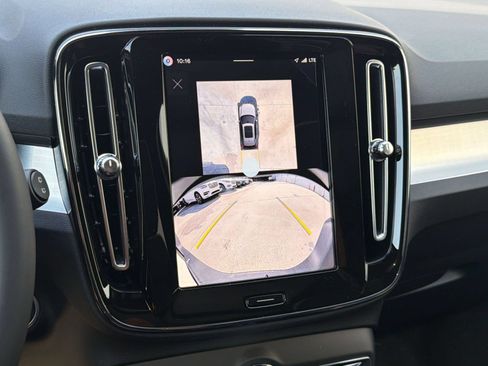 New 2026 Volvo XC40 B5 Ultra w/ Climate Package AWD/4WD image 18