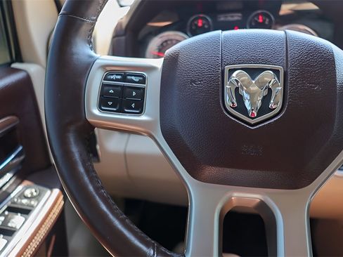 Used 2017 RAM 1500 Laramie w/ Convenience Group image 12