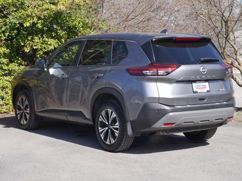 Used 2023 Nissan Rogue SV image 5