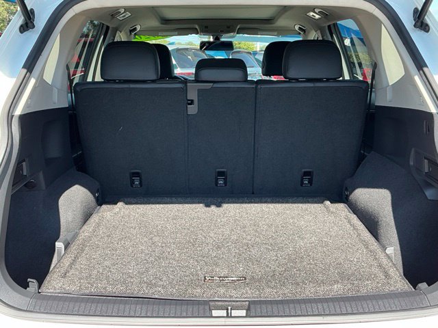 Used 2020 Volkswagen Tiguan SE w/ Panoramic Sunroof Package AWD/4WD image 6