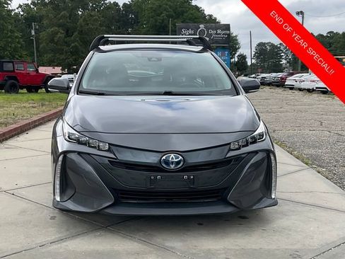 Used 2022 Toyota Prius Prime LE image 2
