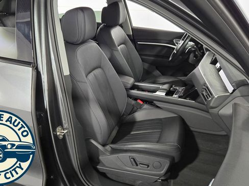Used 2021 Audi e-tron Premium image 39