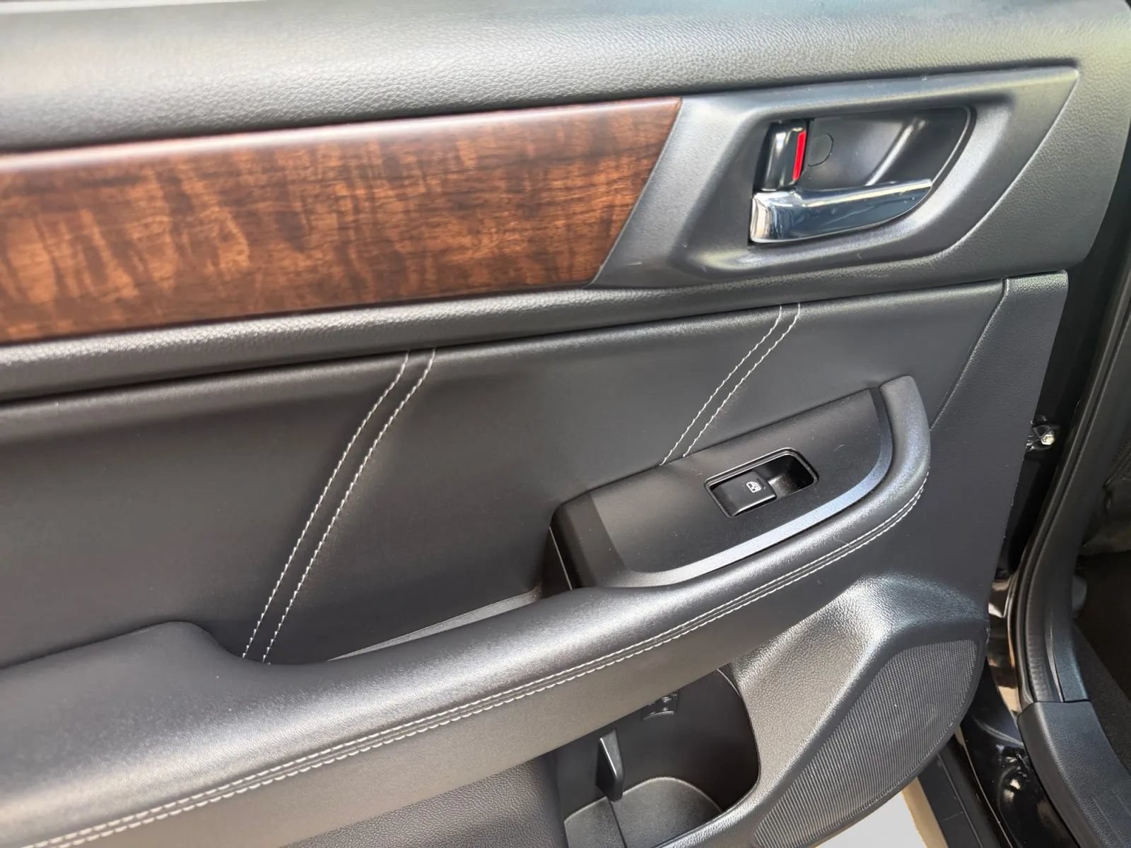 Used 2019 Subaru Outback 2.5i Limited AWD/4WD image 15