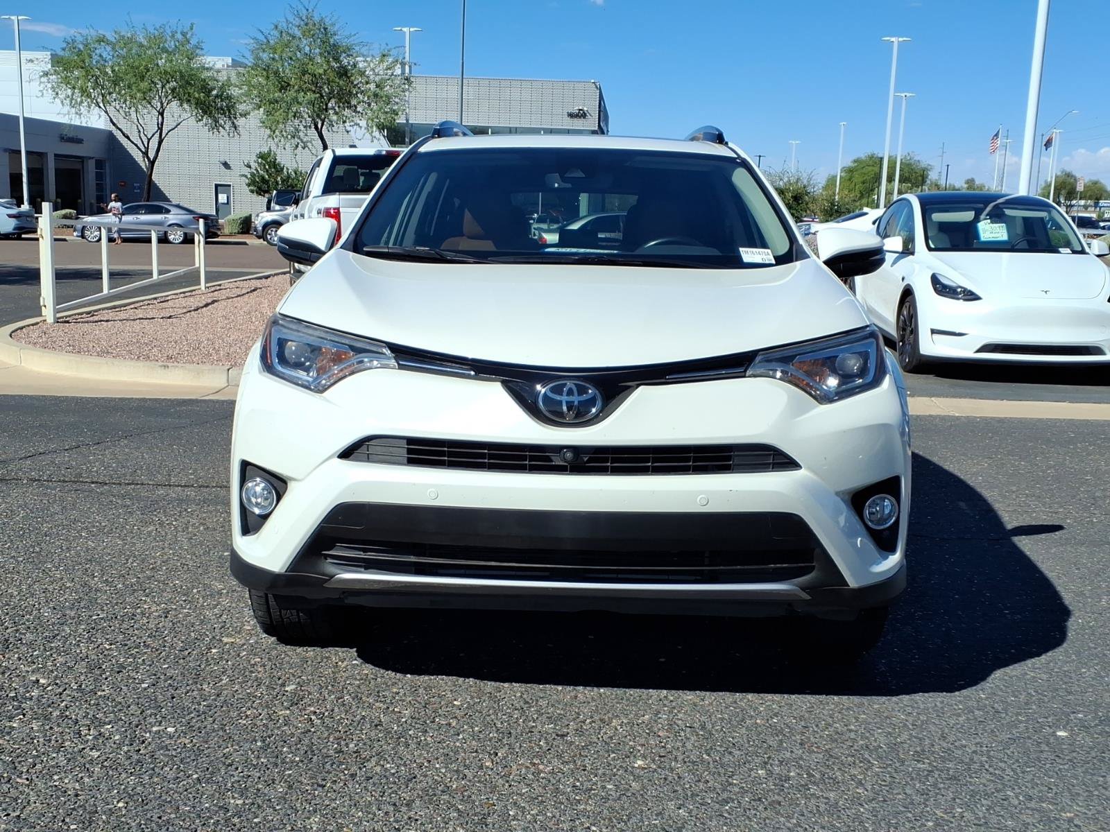 Used 2018 Toyota RAV4 Limited w/ Advanced Technology Package FWD image 2