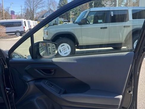 Used 2024 Subaru Crosstrek 2.0i Premium image 19