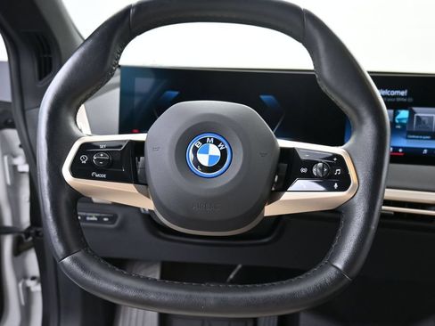 Used 2024 BMW iX xDrive50 w/ Sport Package AWD/4WD image 12