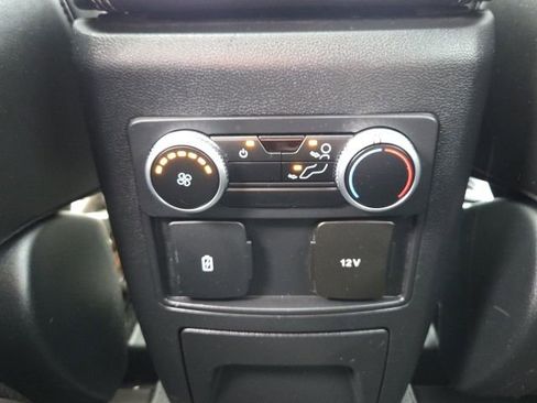 Used 2022 Ford Explorer XLT w/ Equipment Group 202A image 22