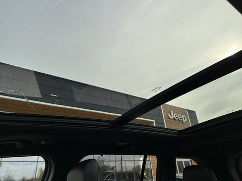 New 2026 Chrysler Pacifica Select image 41