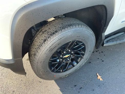 New 2025 Chevrolet Silverado EV LT image 8