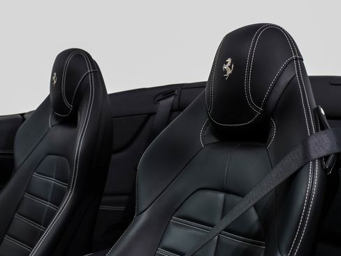 Used 2016 Ferrari California T image 44