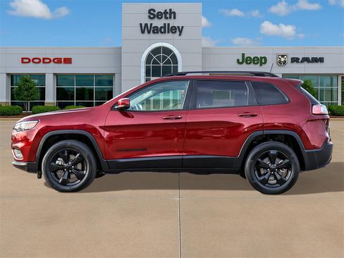 Used 2019 Jeep Cherokee Latitude Plus image 4