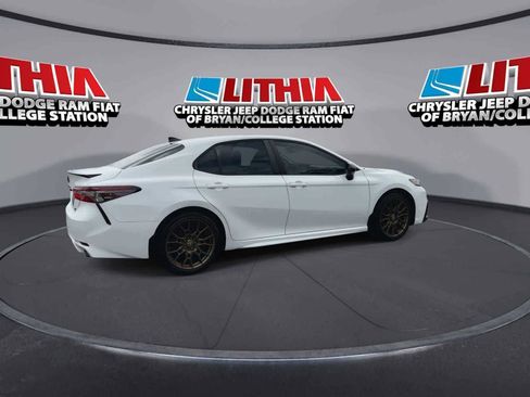 Used 2023 Toyota Camry SE image 8