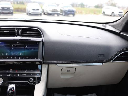 Used 2020 Jaguar F-PACE SVR image 26