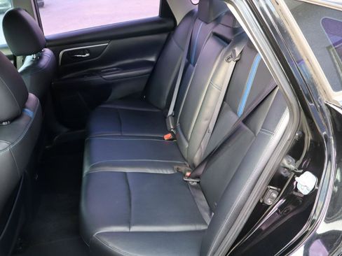 Used 2018 Nissan Altima 2.5 SR w/ SR Midnight Edition FWD image 12