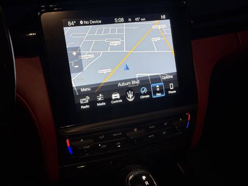 Used 2018 Maserati Quattroporte S GranSport image 25