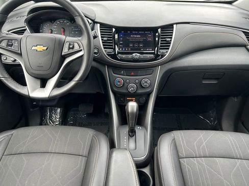 Used 2022 Chevrolet Trax LT w/ Driver Confidence Package image 12