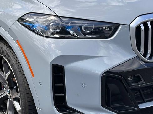 Used 2024 BMW X5 sDrive40i w/ M Sport Package RWD image 2