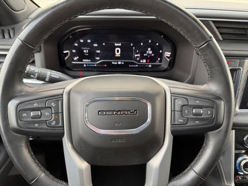 Used 2023 GMC Yukon Denali image 23