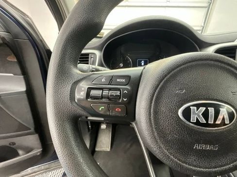 Used 2016 Kia Sorento FWD image 11