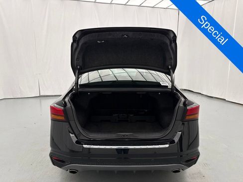 Used 2021 Nissan Altima 2.5 SR w/ SR Premium Package FWD image 12