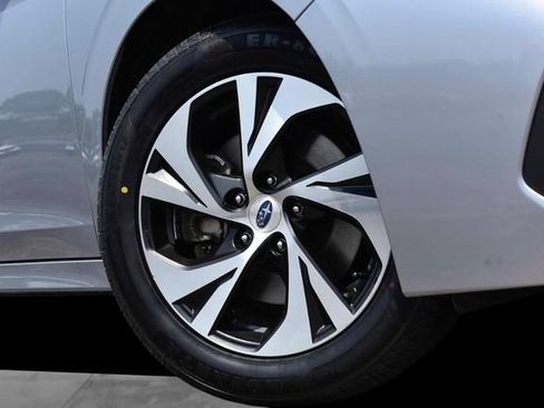 Used 2025 Subaru Legacy Premium AWD/4WD image 3