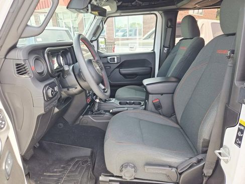 Used 2024 Jeep Wrangler Rubicon w/ Capability Package AWD/4WD image 11