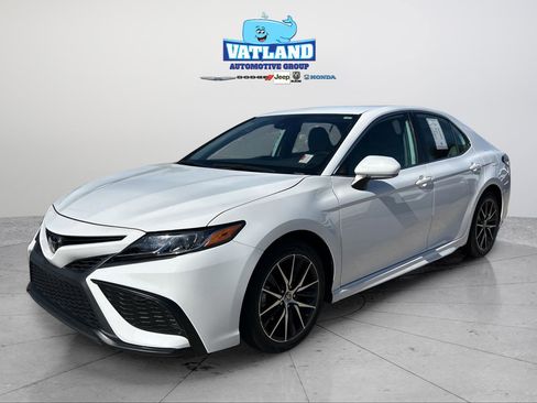 Used 2023 Toyota Camry SE image 30