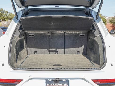 Used 2023 Bentley Bentayga AWD/4WD image 43