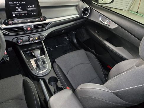 Used 2023 Kia Forte LXS w/ LXS Technology Package image 18