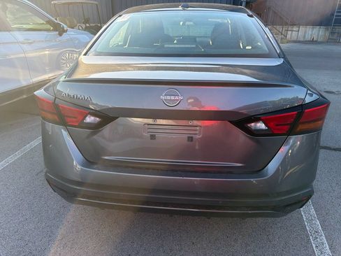 Used 2025 Nissan Altima 2.5 SV FWD image 6