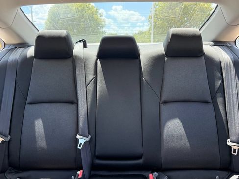 Used 2022 Honda Accord LX image 17